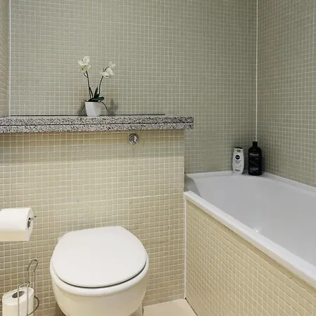 度假居 Period Character With Modern Comforts In Monkstown