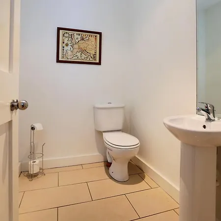 度假居 Period Character With Modern Comforts In Monkstown *
