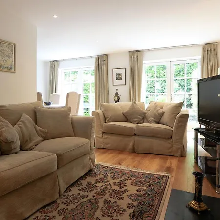 度假居 Period Character With Modern Comforts In Monkstown 布莱克罗克